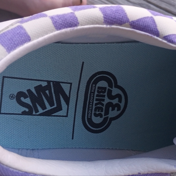 Vans - Picture 15 of 16